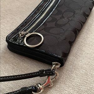 Coach Bags - Coach Wristlet/Wallet Coach Bags - Coach Wristlet/Wallet